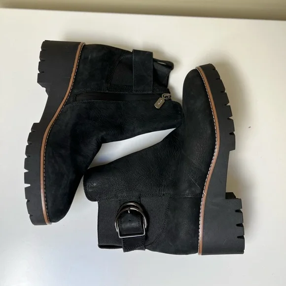 Blondo Waterproof Dagger Bootie In Black Nubuck with Buckle Size 10 - Picture 6 of 9